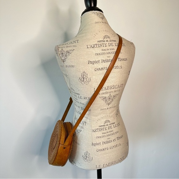 R.P.S Small Leather Circle Round Crossbody Purse - Picture 5 of 15